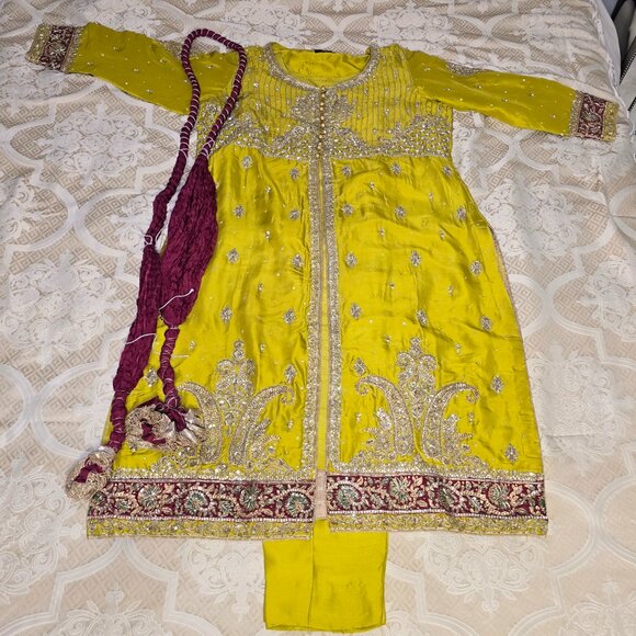 Indian Pakistani Formal Salwar Suit - Picture 1 of 15
